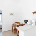 Tassos I أليندا