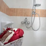 Tassos I أليندا