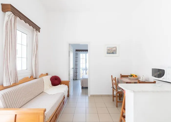 Tassos I أليندا