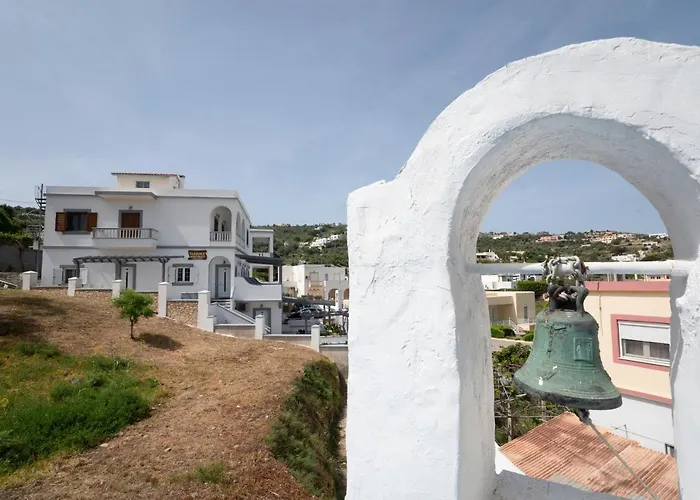 Tassos I أليندا